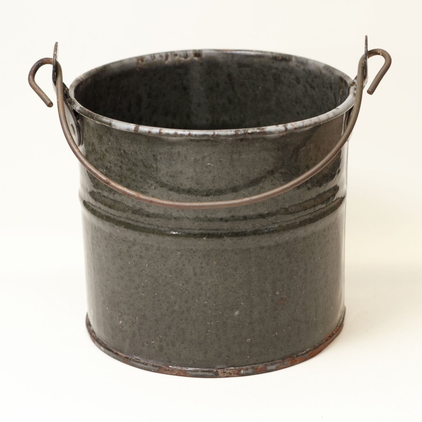Small Antique Mottled Gray Granite Ware Bucket 4-Inches Tall