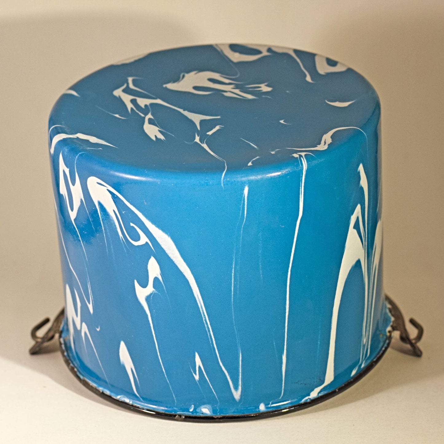 GRANITEWARE WATER PAIL Robins's Egg Blue and White Swirl Circa 1880 - 1920