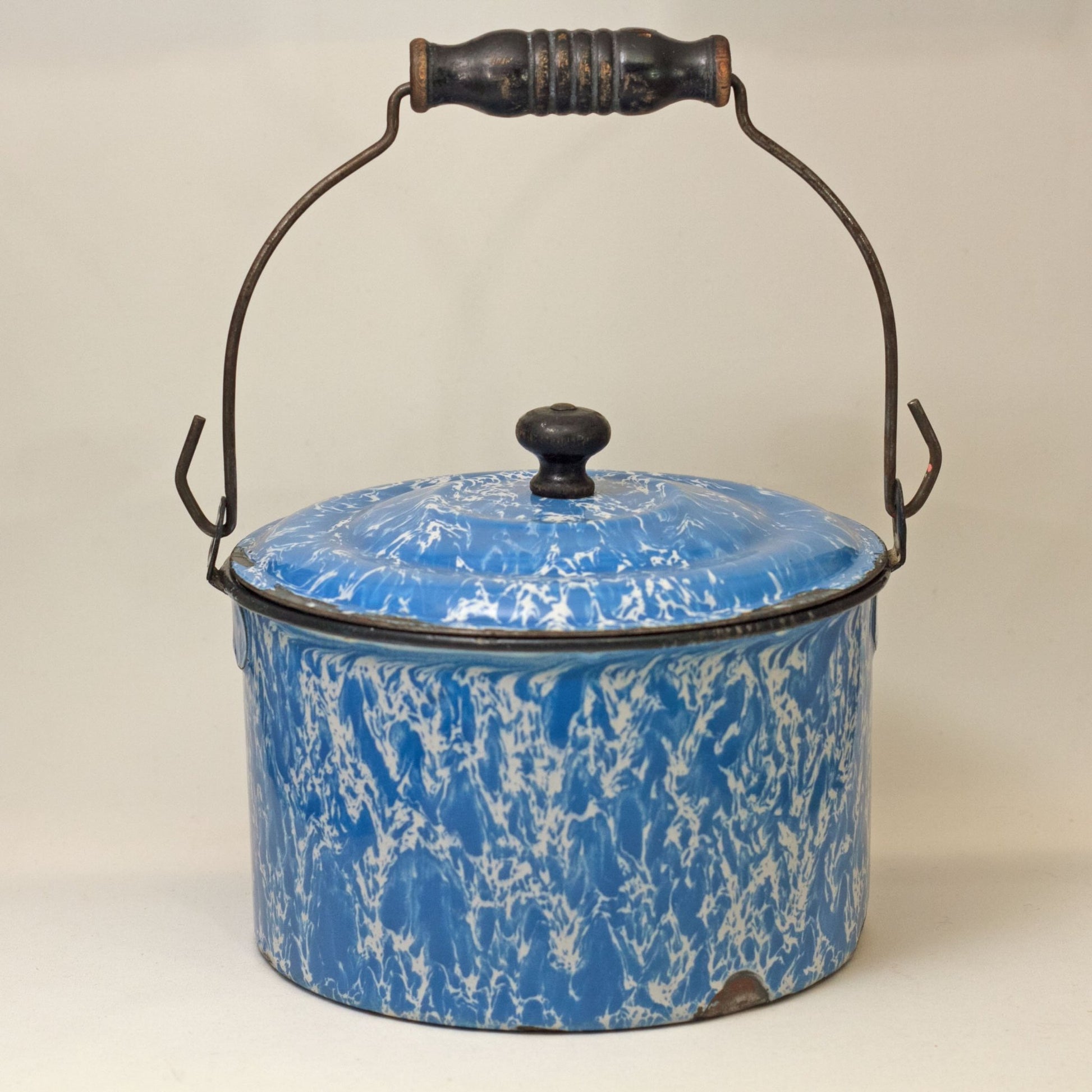 COVERED WATER BUCKET Blue and White Swirl Black Wood Grip Circa 1880 - 1920