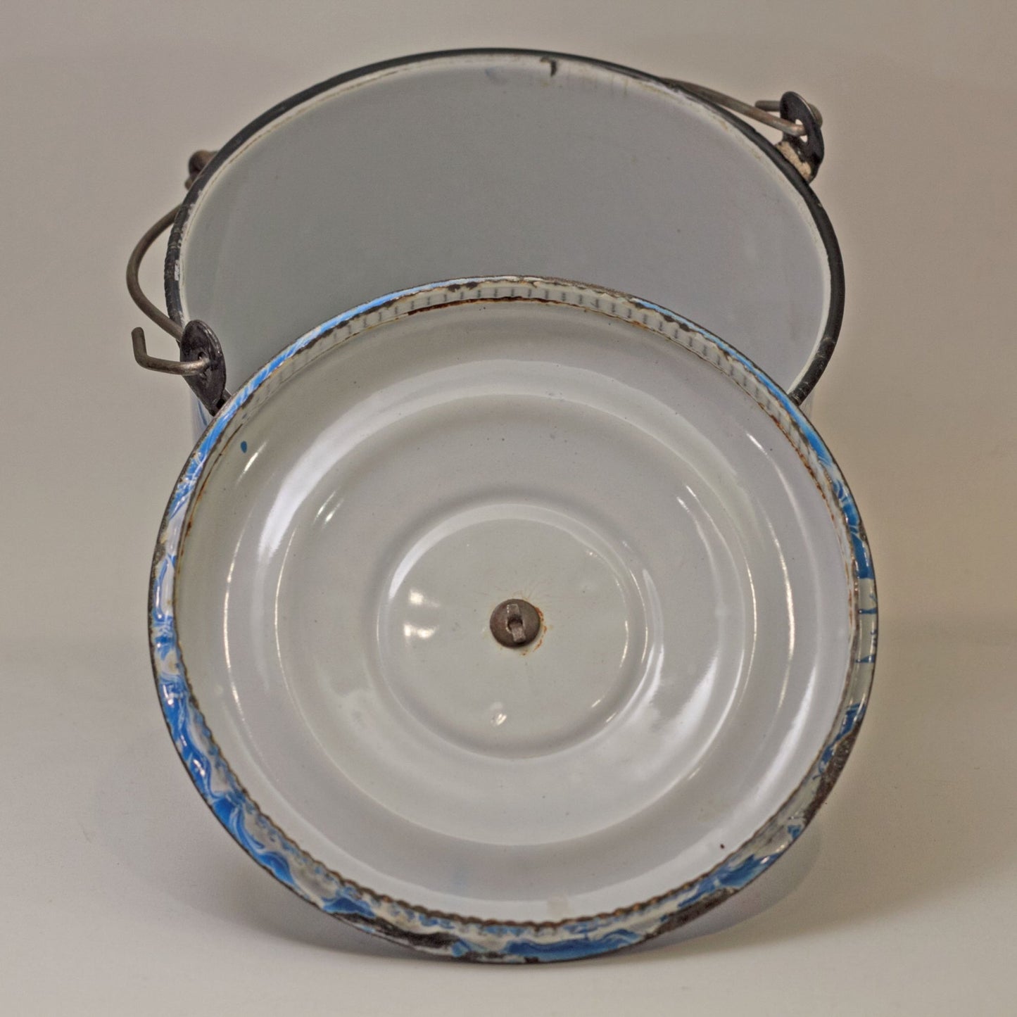 GRANITEWARE WATER PAIL with Lid Blue and White Swirl Circa 1880 - 1920