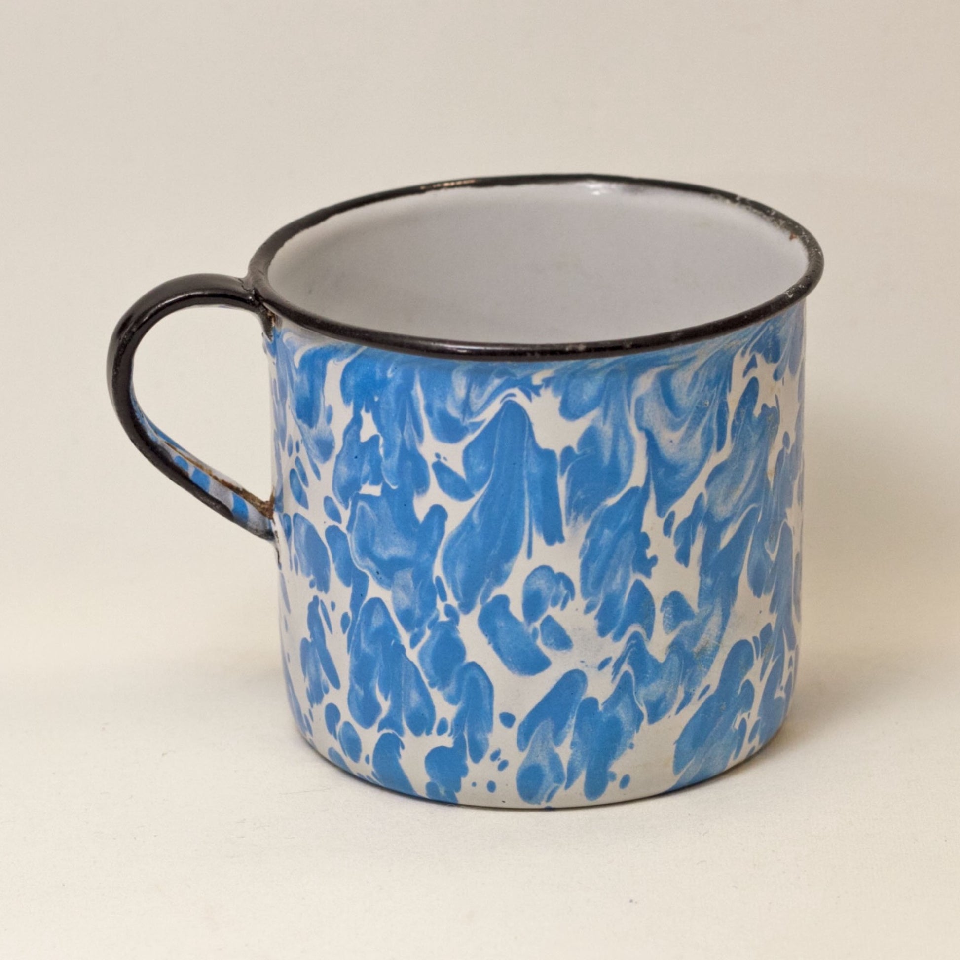 HANDLED 12-OUNCE CUP in Blue and White Swirl – The Townhouse Antiques &  Vintage