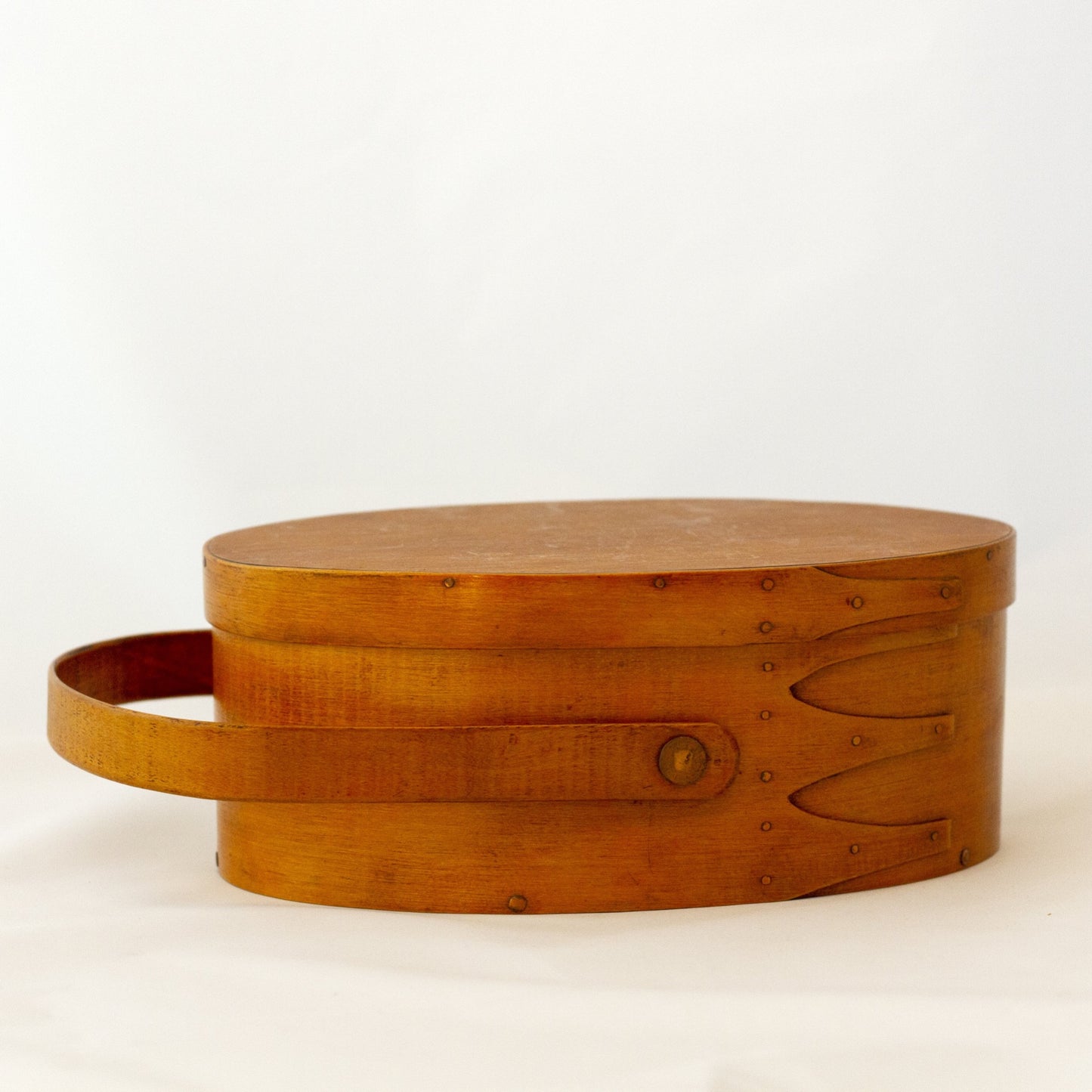 SHAKER-STYLE Swing Handle Carrier Oval Basket with Swallow Tail Joints