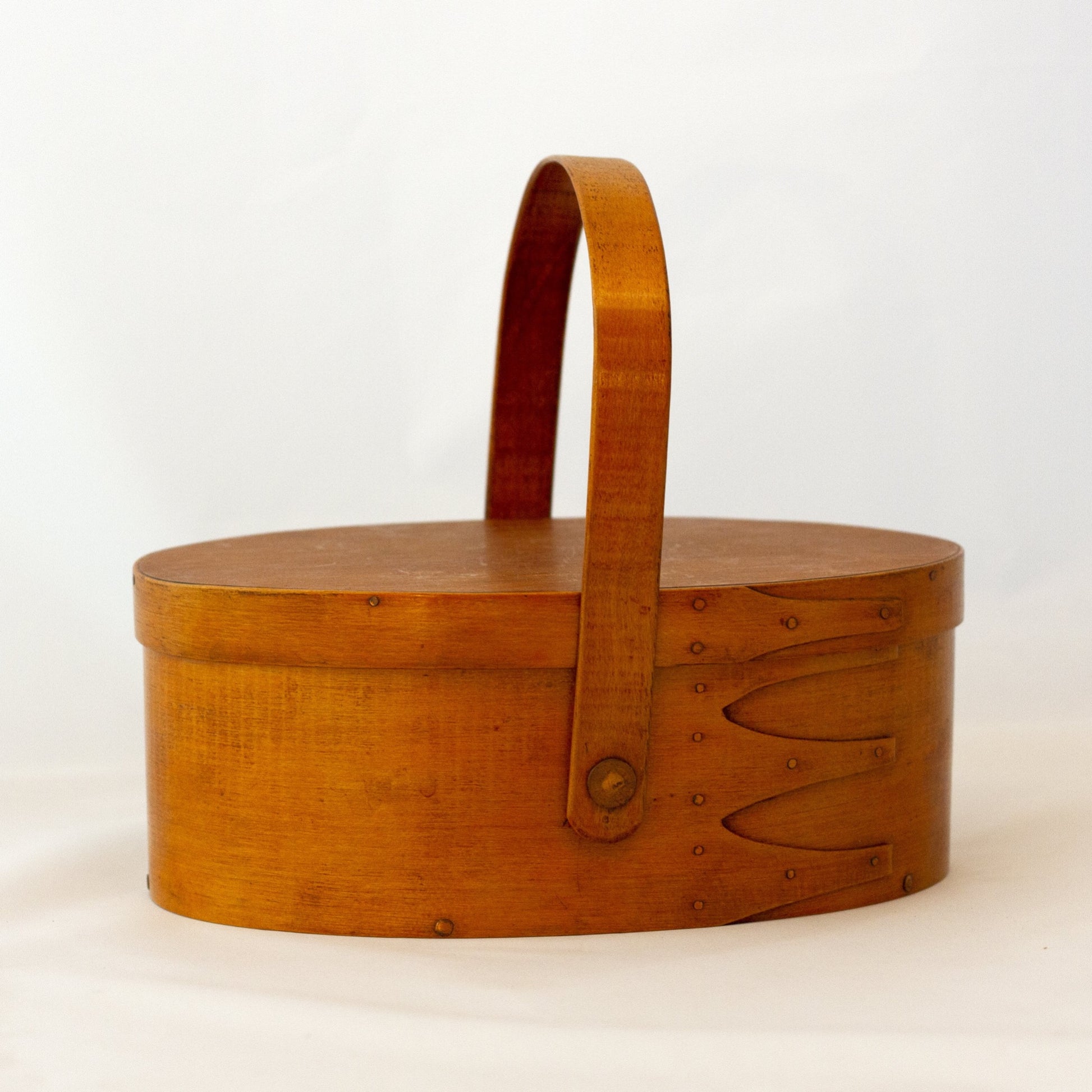 SHAKER-STYLE Swing Handle Carrier Oval Basket with Swallow Tail Joints