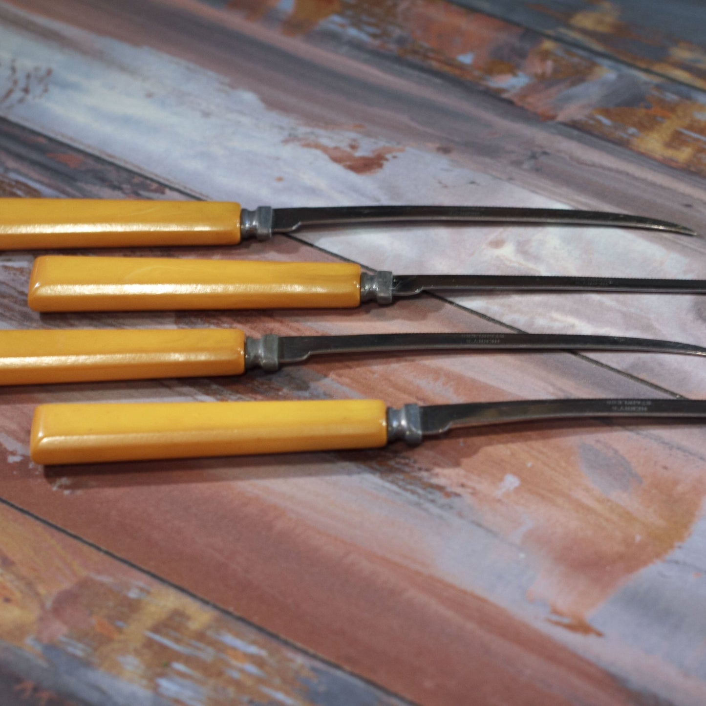 HENRY'S ORIGINAL TOMATO AND STEAK KNIVES with Bakelite Handles