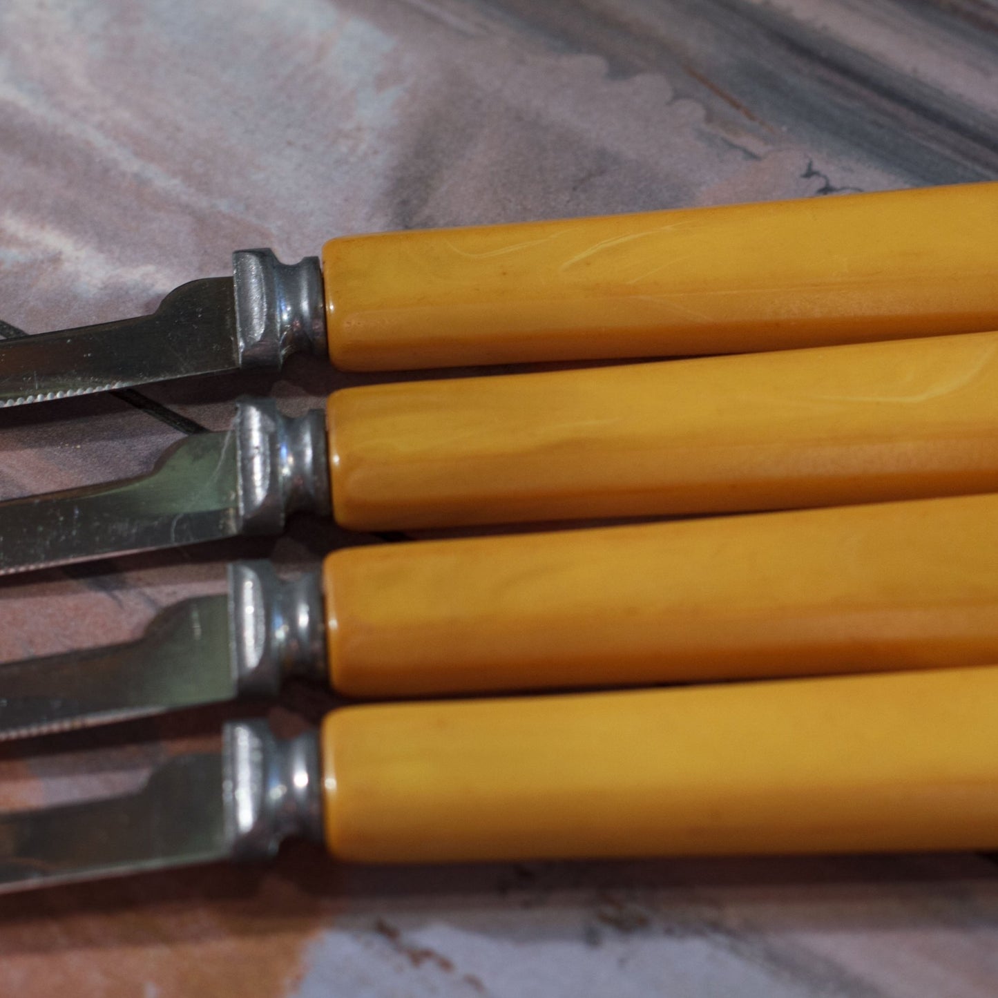 HENRY'S ORIGINAL TOMATO AND STEAK KNIVES with Bakelite Handles