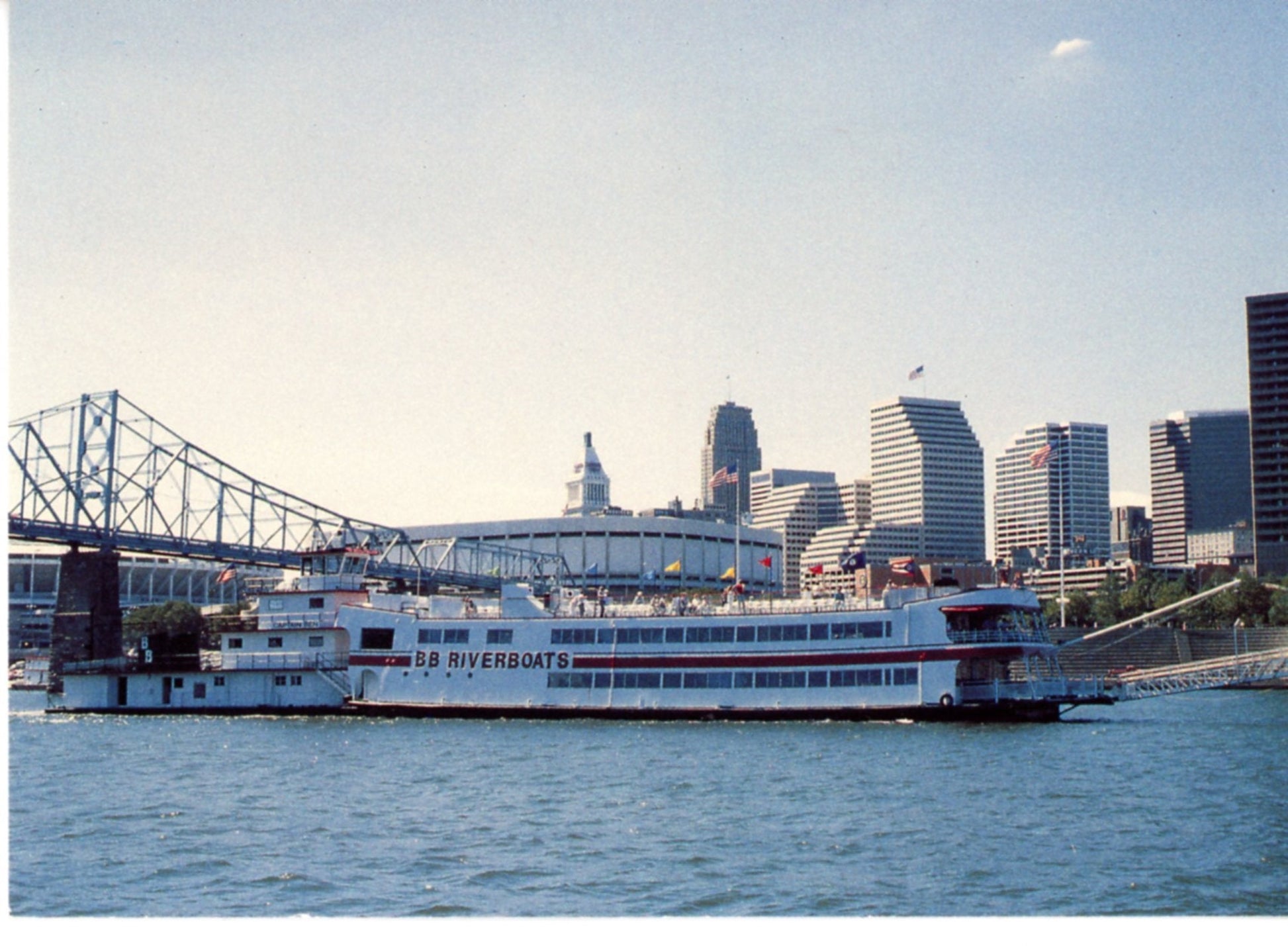 BB Riverboats "Cincinnati Covington Fun Liner" CINCINNATI OHIO Large Vintage Postcard 4" x 6"
