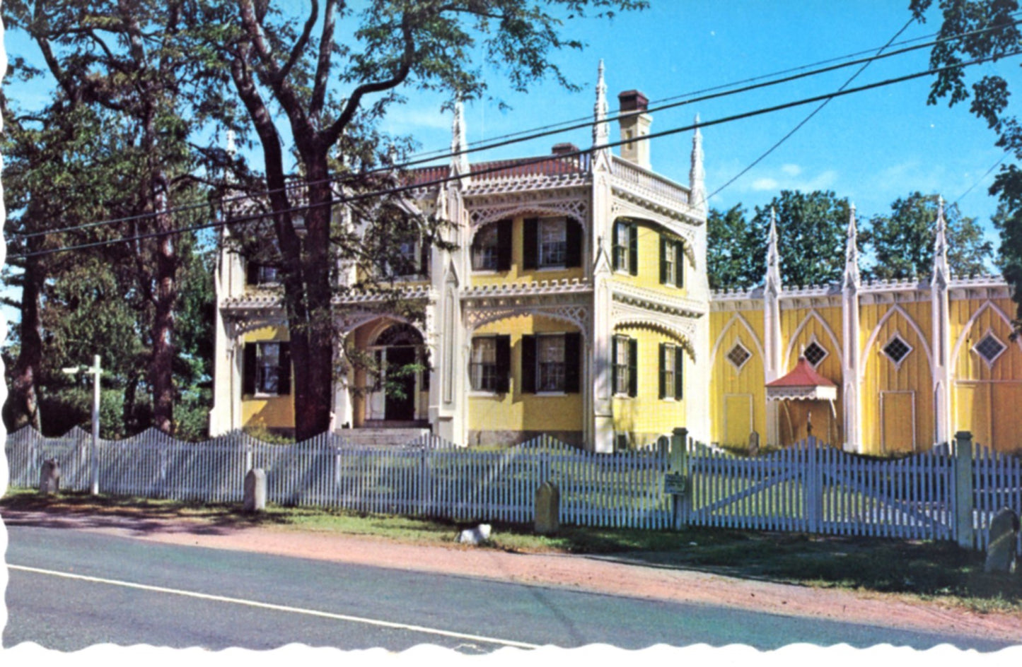 The Famous Wedding Cake House KENNEBUNK, MAINE Vintage Postcard ©1970s