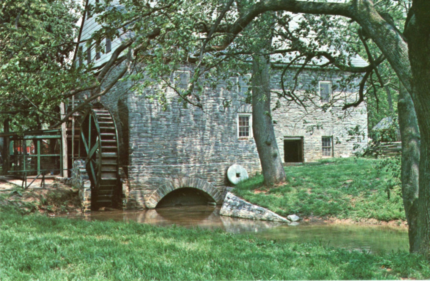 Mill Bridge Craft Village SOUDERSBURG PENNSYLVANIA Vintage Postcard
