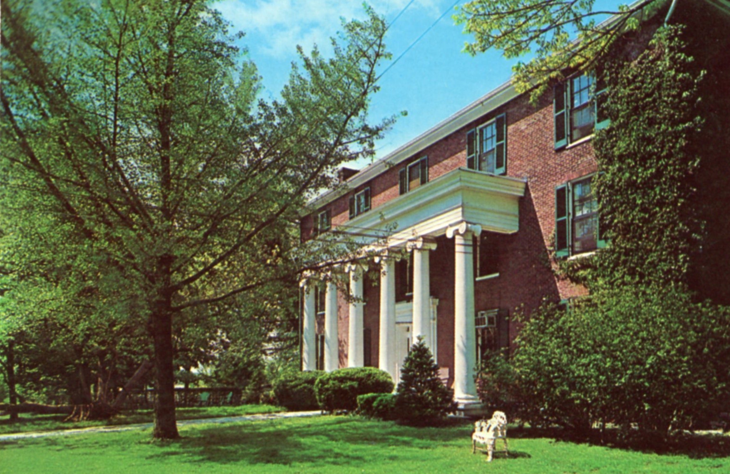 Beaumont Inn HARRODSBURG KENTUCKY Vintage Postcard The Townhouse