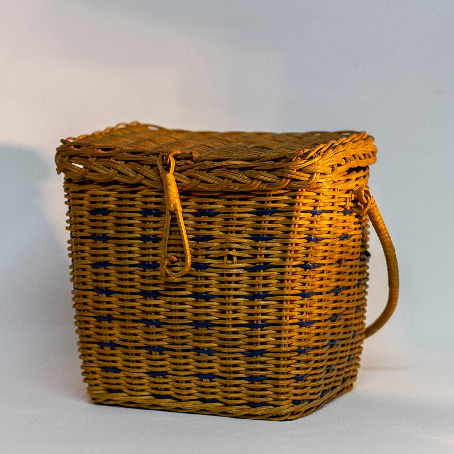 Vintage Wicker Rattan BOX-SHAPED HANDLE PURSE