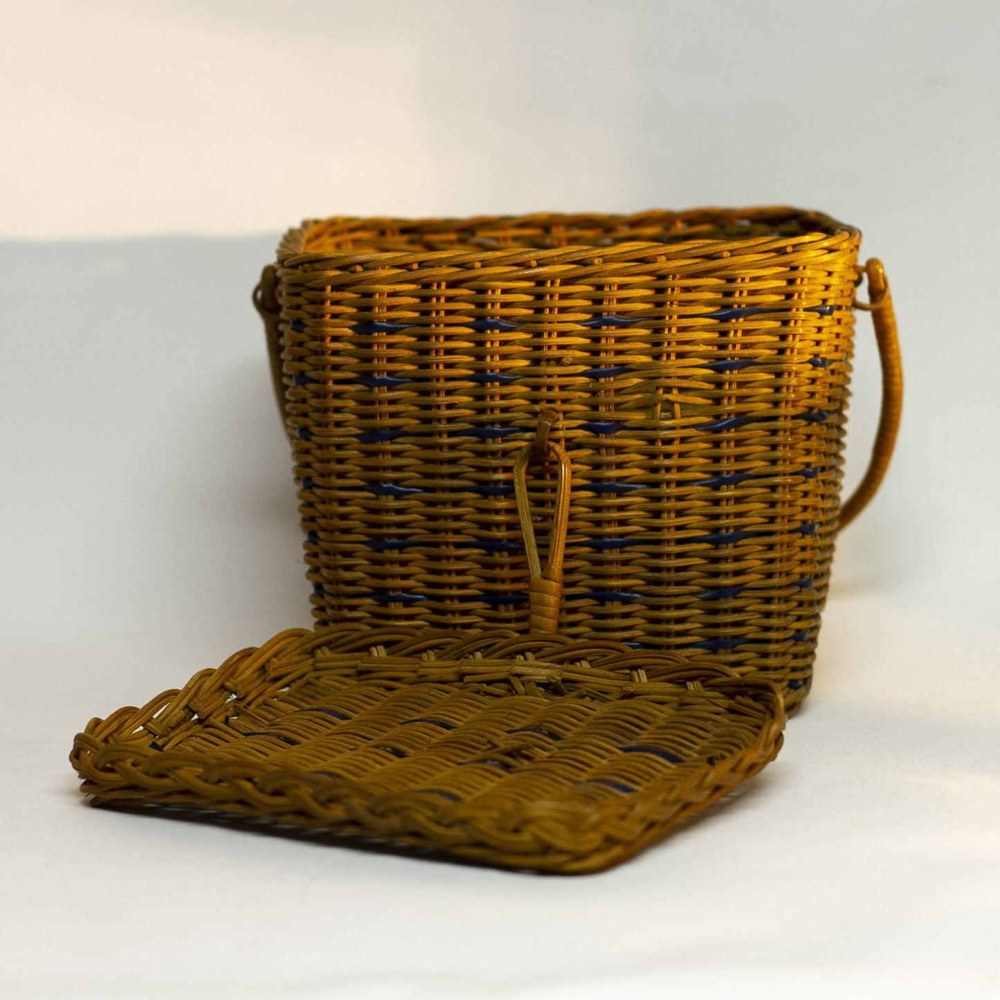 Vintage Wicker Rattan BOX-SHAPED HANDLE PURSE