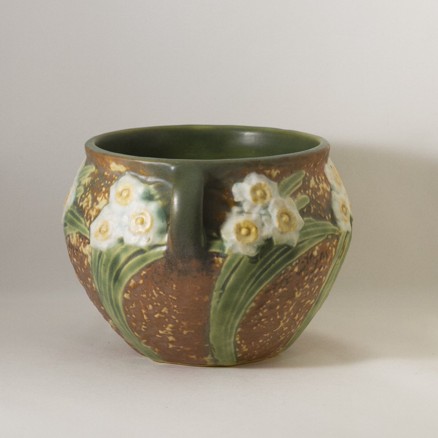 ROSEVILLE 4" HANDLE VASE in Jonquil Circa 1931