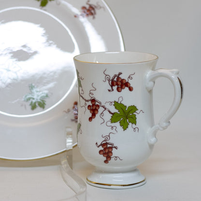 SERVICE DE GOÛTER 2 PIÈCES EN PORCELAINE FINE, MOTIF VIGNE