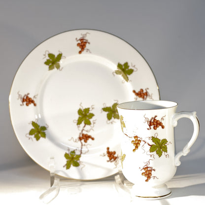 SERVICE DE GOÛTER 2 PIÈCES EN PORCELAINE FINE, MOTIF VIGNE