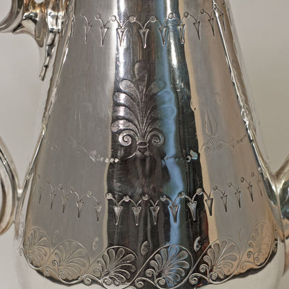 Verseuse à café victorienne électroplaquée gravée, vers 1860-1910