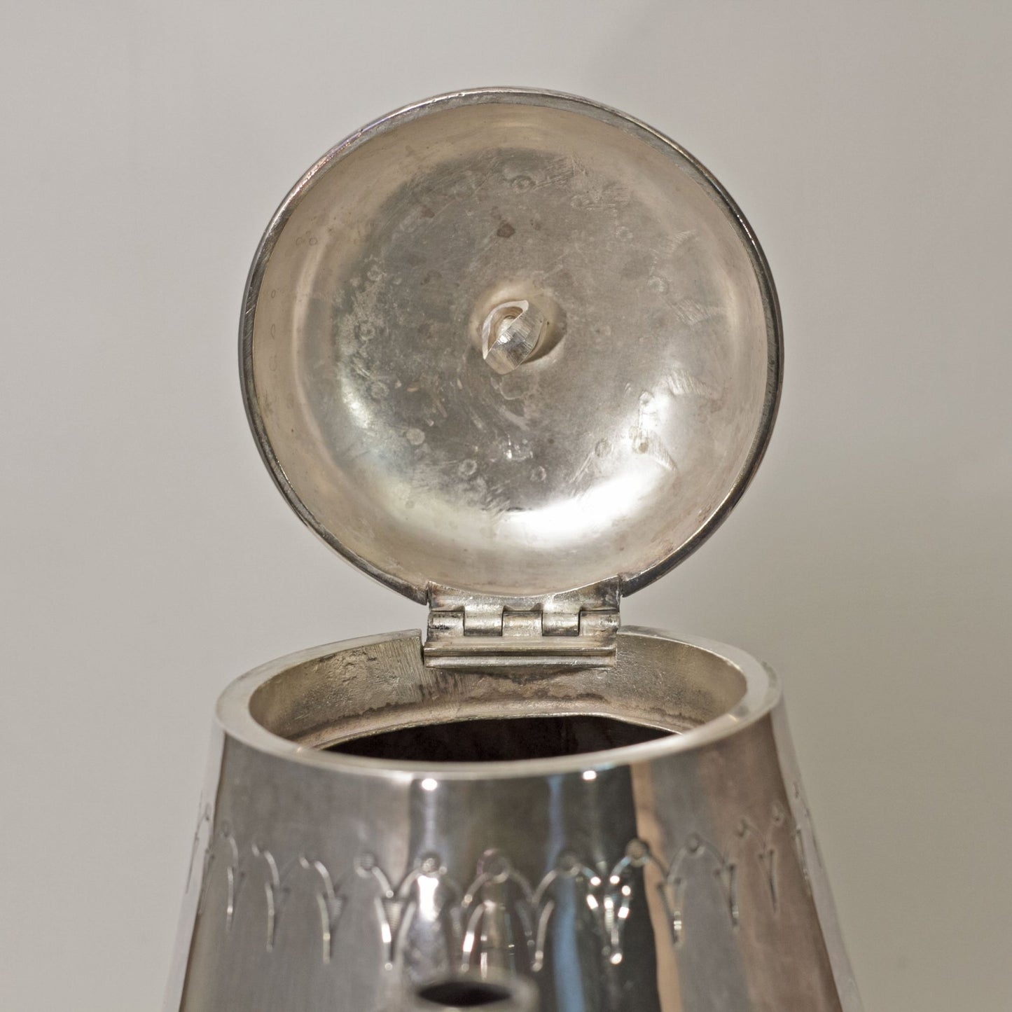 ENGRAVED ELECTROPLATED VICTORIAN COFFEEE POT