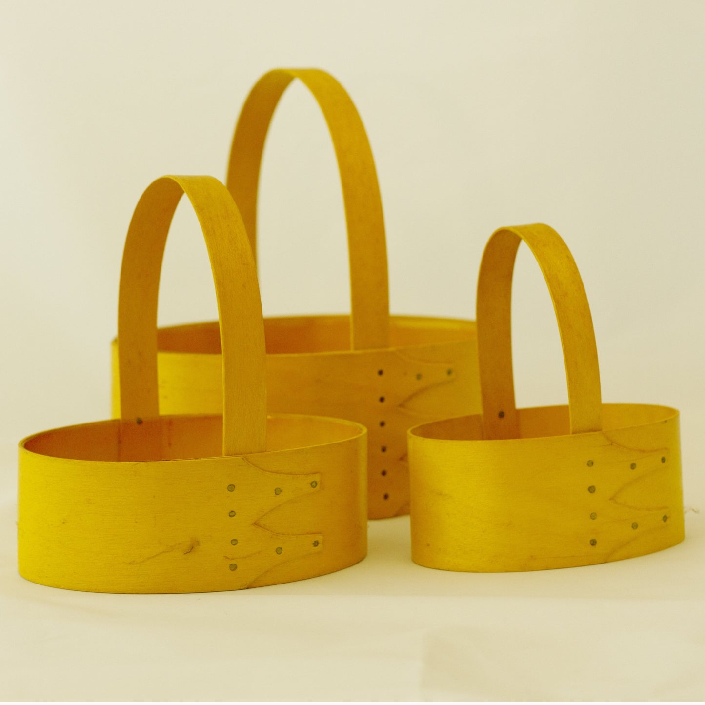 SHAKER-STYLE SWALLOW TAIL JOINTED Yellow Oval Nesting Carrier Baskets (Set of 3)